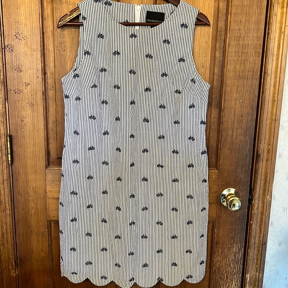 Great lines striped dress w scalloped hem